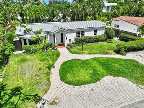 255 Ridgewood Rd in Key Biscayne, FL - Building Photo - Building Photo