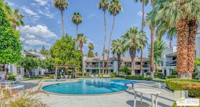 5205 E Waverly Dr in Palm Springs, CA - Foto de edificio - Building Photo