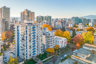 Chateau Comox in Vancouver, BC - Building Photo - Building Photo