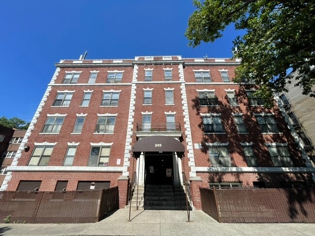 249 S. Arlington Ave