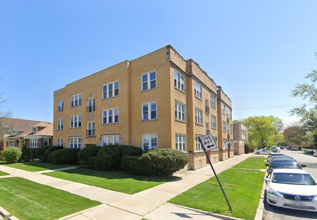 5455 W Eddy St in Chicago, IL - Building Photo