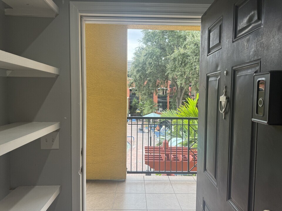 1810 E Palm Ave, Unit 1201 in Tampa, FL - Building Photo