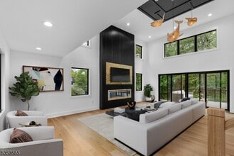 148 Great Hills Rd in Millburn, NJ - Building Photo - Building Photo