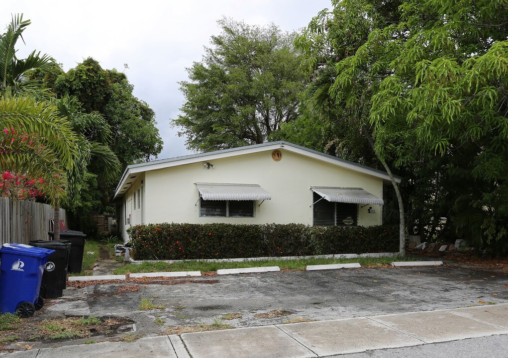 1713 N Dixie Hwy in Fort Lauderdale, FL - Building Photo