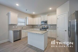 511 Slyfox Ln in Holly Springs, GA - Building Photo - Building Photo
