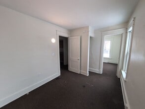 736 E 26th St in Erie, PA - Building Photo - Building Photo