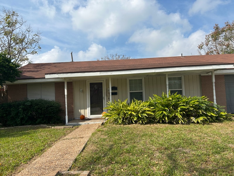 925 Bradshaw Dr in Corpus Christi, TX - Building Photo