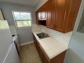 1646 NW 2nd St in Miami, FL - Building Photo - Building Photo