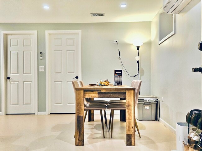 960 W 18th Pl, Unit #1 in Chicago, IL - Building Photo - Building Photo