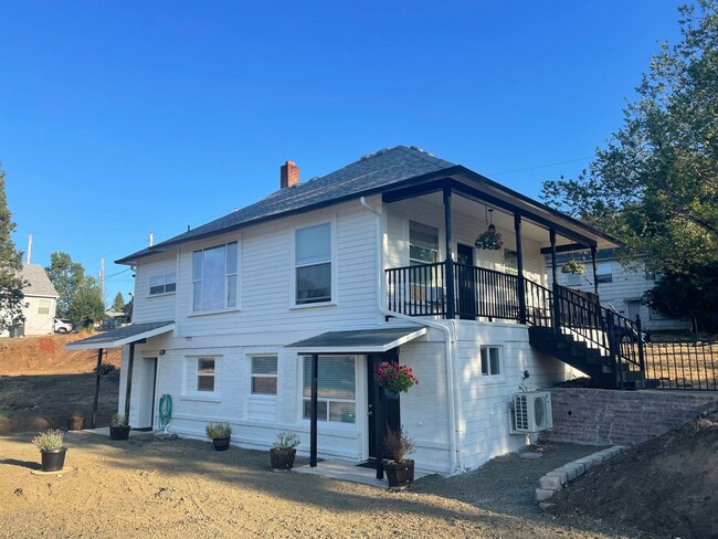 property at 1055 NE Klamath Ave