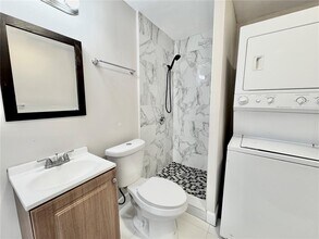 4905 Harrison St in Hollywood, FL - Building Photo - Building Photo