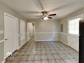 5409 Pine Valley Dr in Union City, GA - Foto de edificio - Building Photo