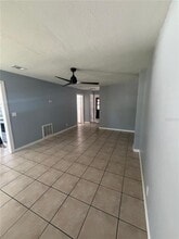 1111 Jersey Ave in St. Cloud, FL - Building Photo - Building Photo