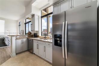 1805 Ponce de Leon Blvd, Unit 525 in Coral Gables, FL - Building Photo - Building Photo