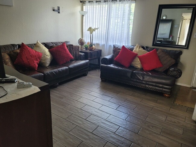 4770 S Topaz St in Las Vegas, NV - Building Photo - Building Photo