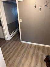177 Seymour St, Unit Upstairs apartment in Auburn, NY - Building Photo - Building Photo