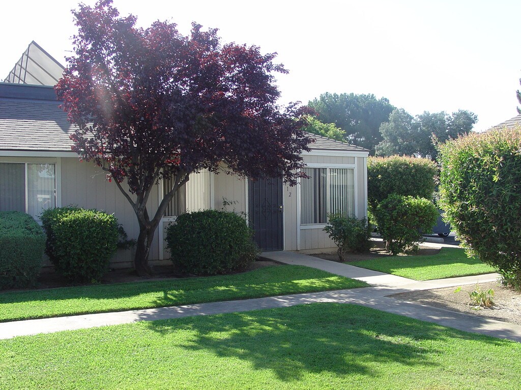Ashbrier and Sandalwood Apartments in Fresno, CA
