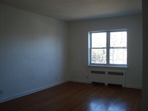 930 John F. Kennedy Blvd, Unit B2 in Bayonne, NJ - Building Photo - Building Photo