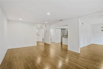 3036 Vinings Ferry Dr SE in Atlanta, GA - Foto de edificio - Building Photo