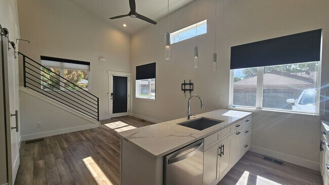 5875 E 13th Ave in Denver, CO - Building Photo - Building Photo