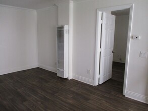 8215 Jade Coast Rd in San Diego, CA - Building Photo - Building Photo