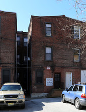 4027 Locust St in Philadelphia, PA - Foto de edificio - Building Photo