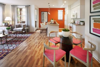 The Enclave at South Coast in Costa Mesa, CA - Foto de edificio - Building Photo