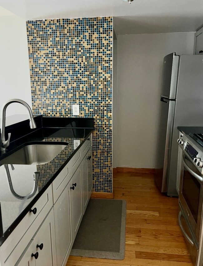 157 N 9th St, Unit 2nd Fl