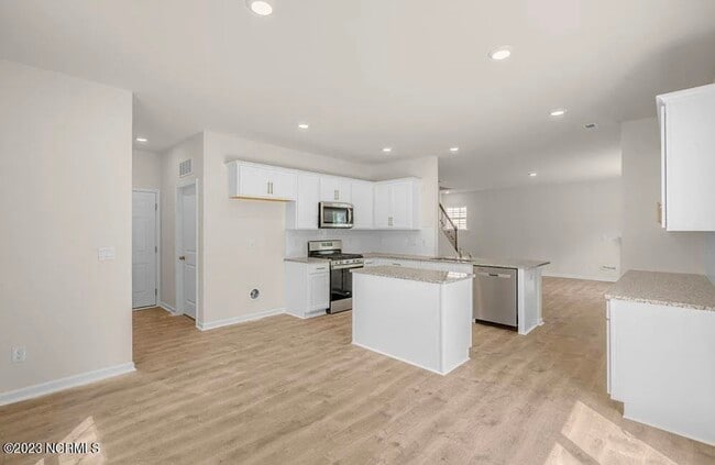 1227 Middlecrest Dr in Rocky Mount, NC - Foto de edificio - Building Photo