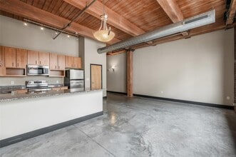 1114 Lucas Ave, Unit 609 in St. Louis, MO - Foto de edificio - Building Photo
