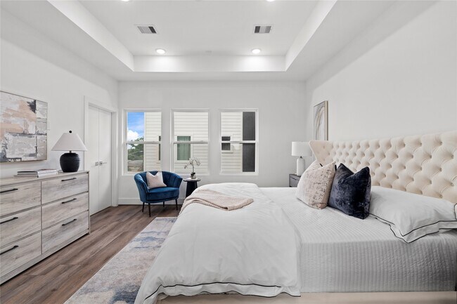 property at 216 E 31st St