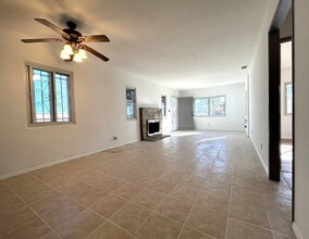 439 W Buckthorn St in Inglewood, CA - Building Photo - Building Photo