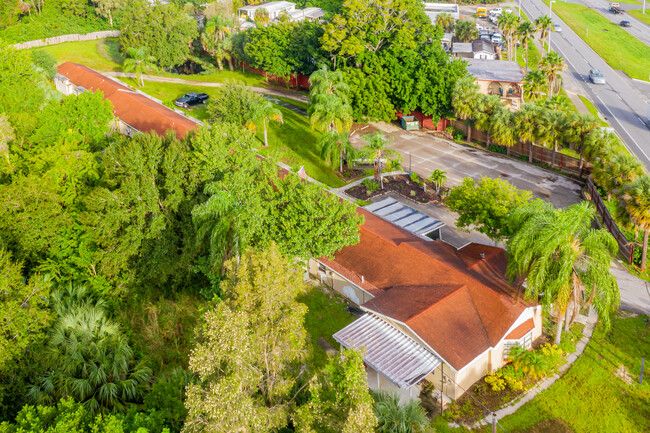 Belmont Apartments in North Fort Myers, FL - Foto de edificio - Building Photo