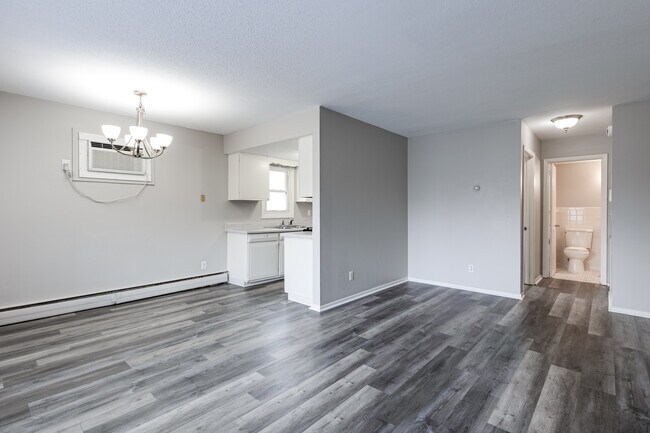 Powderhorn Park Apartments in Minneapolis, MN - Building Photo - Interior Photo
