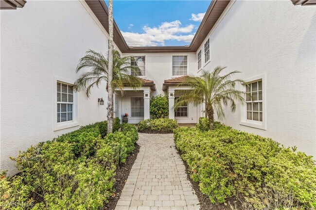 4395 Dover Ct in Naples, FL - Building Photo - Building Photo