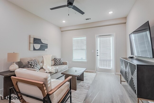 1650 Harris Hill Rd, Unit 05-5304 in San Marcos, TX - Foto de edificio - Building Photo