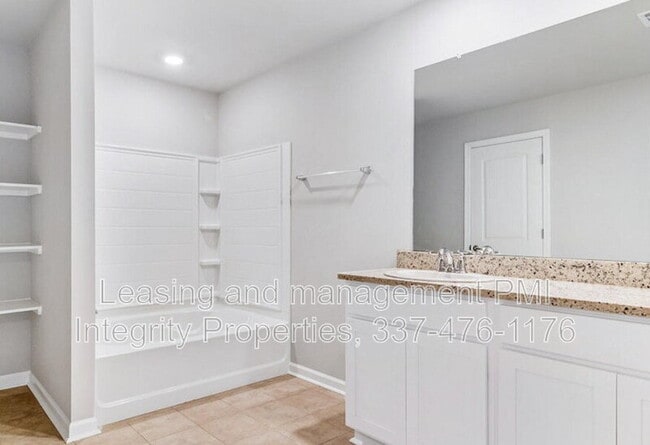 136 Romain Picard Dr in Maurice, LA - Foto de edificio - Building Photo