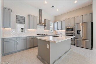 667 Grey Saker St in Las Vegas, NV - Building Photo - Building Photo