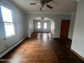 504 Storrs St in Dickson City, PA - Building Photo - Building Photo
