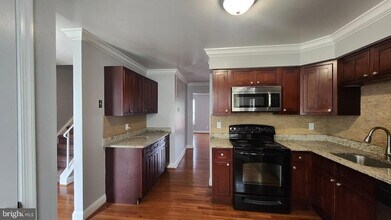 6044 St Moritz Dr in Temple Hills, MD - Building Photo - Building Photo