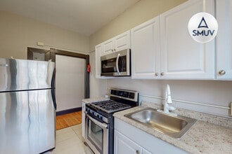 24 E Madison St in Baltimore, MD - Building Photo - Building Photo