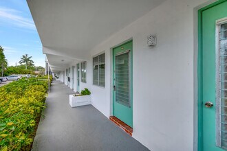2161 NE 42nd Ct in Lighthouse Point, FL - Building Photo - Building Photo