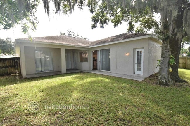 12908 Lake Ventana Dr in Tampa, FL - Building Photo - Building Photo