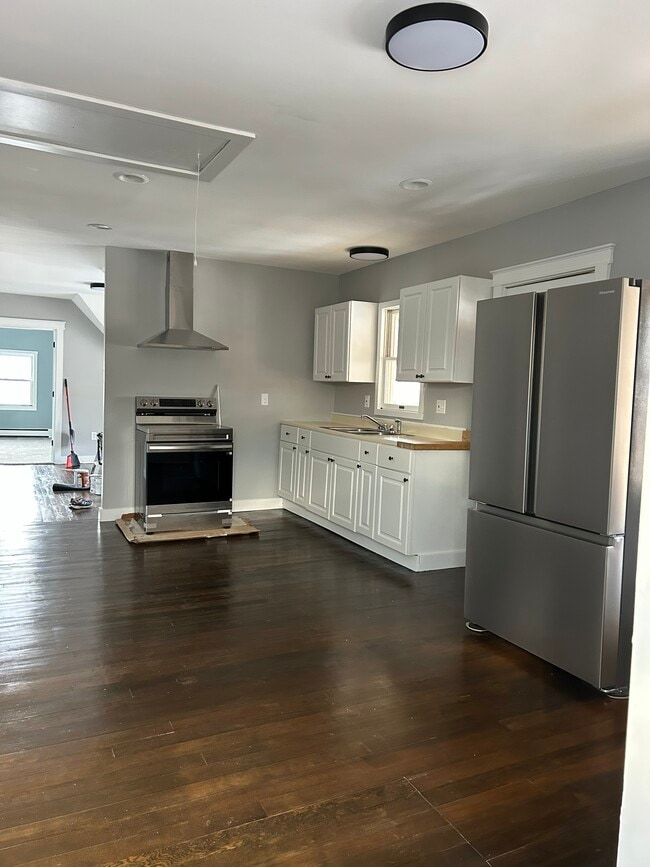 138 Emery St, Unit 4