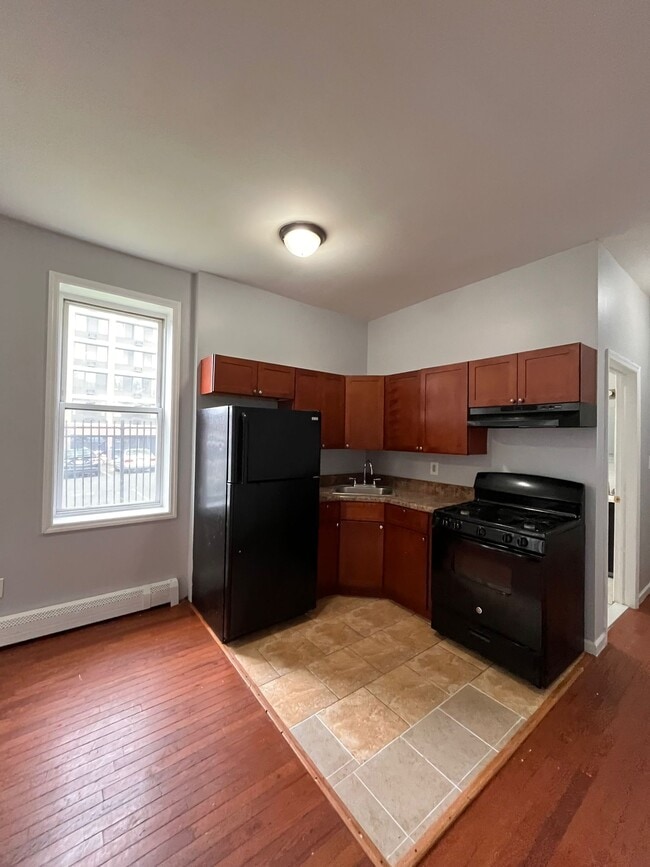 89 Fulton Ave, Unit 1L