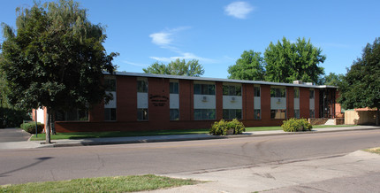 Greenbriar Apartments in Colorado Springs, CO - Foto de edificio - Building Photo