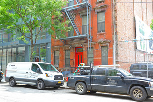 544 W 49th St in New York, NY - Building Photo - Building Photo