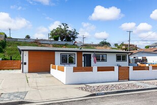 8 E Paisley St in Chula Vista, CA - Building Photo