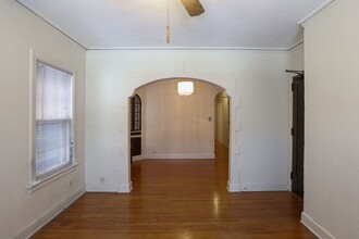 3508 Dupont Ave S in Minneapolis, MN - Building Photo - Interior Photo