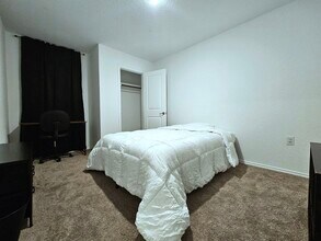 11814 Fading Way in Von Ormy, TX - Building Photo - Building Photo